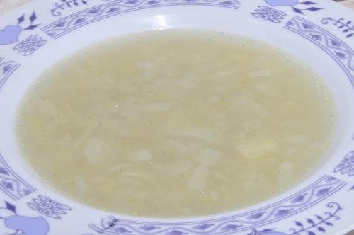 Cibulová jednoduchá polévka  – Snadné recept z Česko kuchyně, hotový za Do 30 minut